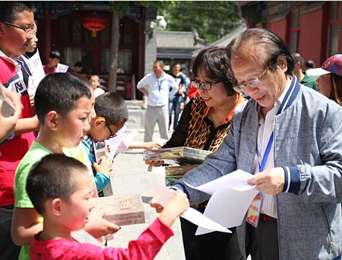 在使用蜜桃视频APP下载水蜜桃成人在线网站要注意什么？
